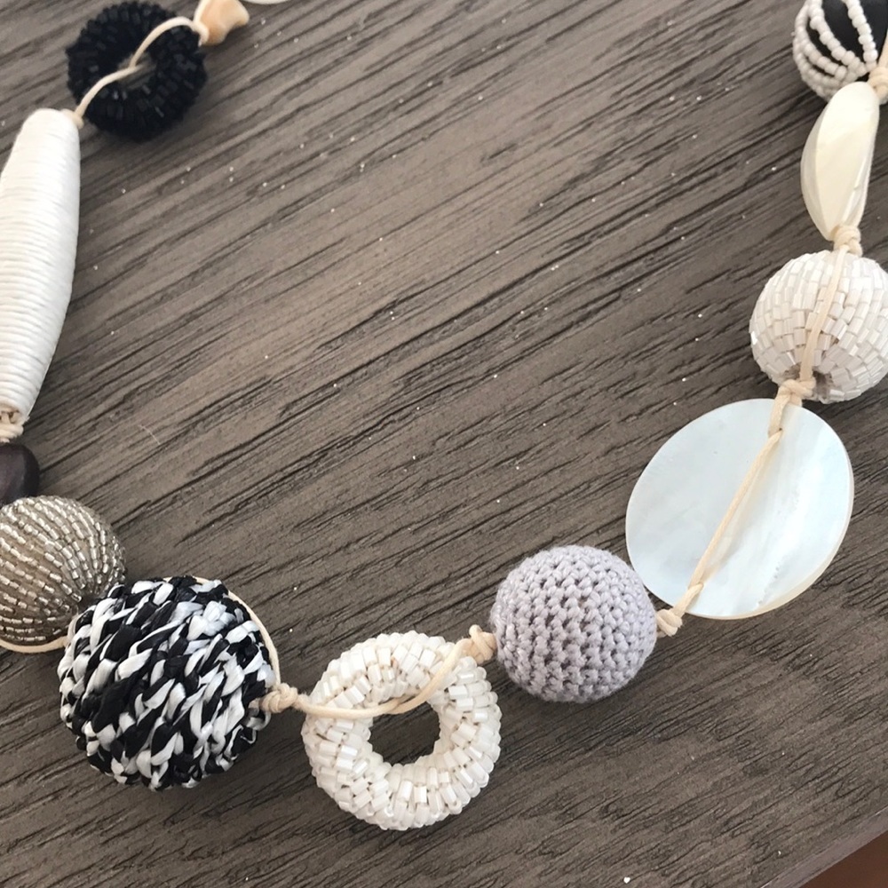 Club Monaco necklace - Picture 2 of 2